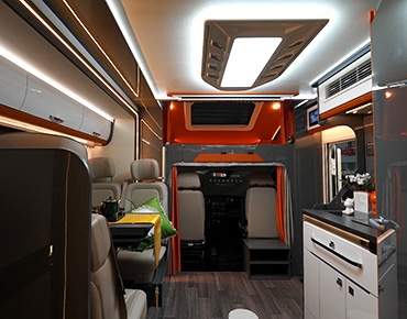 鉑鉆雙拓展內(nèi)飾 (1)