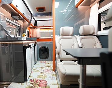 鉑鉆無拓展內(nèi)飾 (2)