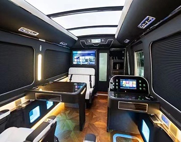 黑武士商務(wù)12座內(nèi)飾 (2)