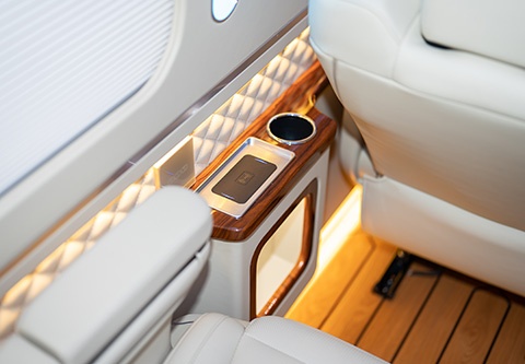 考斯特商務(wù)12座細(xì)節(jié) (1)