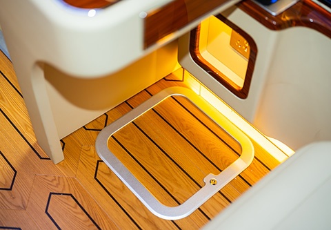 考斯特商務(wù)12座細(xì)節(jié) (2)