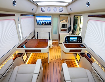 考斯特商務(wù)12座內(nèi)飾 (1)