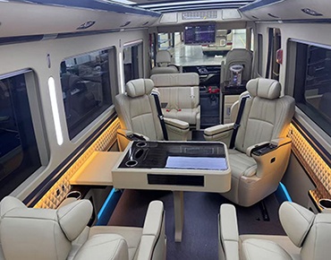 紅旗國悅 商務(wù)版12座 內(nèi)飾 (4)